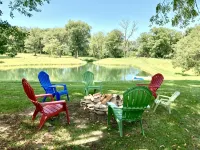 Our 80-Acre Farm, Lake, Nature Trail, Bonfires, Starry Nights  2 Miles Grafton - Wifi