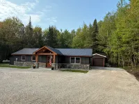 帕拉代斯餐廳和景點配有WiFi溫馨兩臥室住宅 - 民宿