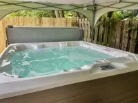 A Private Home in Historic Bolivar with a Hot Tub and Yard.  Pet Friendly!