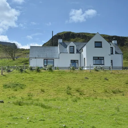 Beautiful & warm family home in stunning location. Close to great hiking trails.