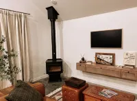 Welcome to our charming Montana cottage with a cozy traveler’s inn twist