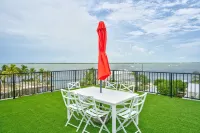 🐠 HEATED SWIM SPA / OPEN WATER VIEWS / BOAT DOCK / LUXURIOUS /  BUILT IN 2023🐬