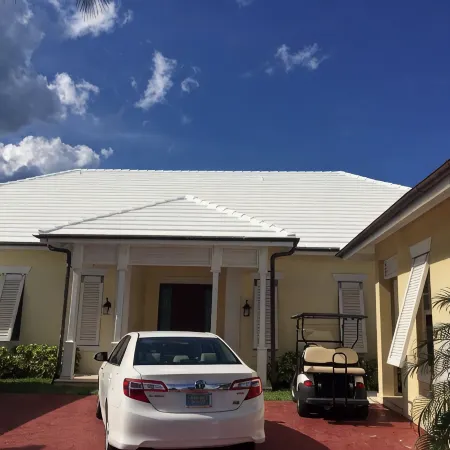 Luxurious 'Old Fort Bay' Large SINGLE LEVEL with 4 bedrooms each with an ensuite