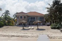 Coco Kai Beach Front Villa with Heated Pool and Private Dock - 2つ星