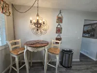 Charming furnished 2-bedroom, 1 bath apartment with WiFi, AC in lovely Kalispell - Huoneistot