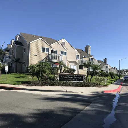 Breathtaking views & a minute stroll to monarch beach, restaurants,and shops.