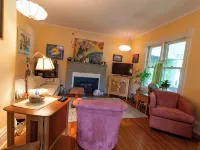 Bohemian 3-bedroom house with private yard in charming neighborhood Hotels in Vermillion