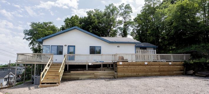 Hampton House • w/Hot Tub • Sleeps 16 • Luxury Beach Escape Hotels in LaPorte County