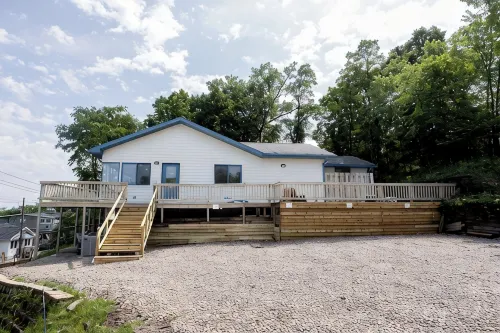 Hampton House • w/Hot Tub • Sleeps 16 • Luxury Beach Escape - Boutique