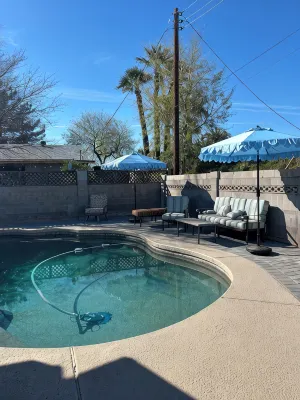 3-bedroom bungalow with pool and hot tub