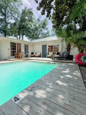 The Haven - Downtown OS with Pool & Pool House! - Country Houses