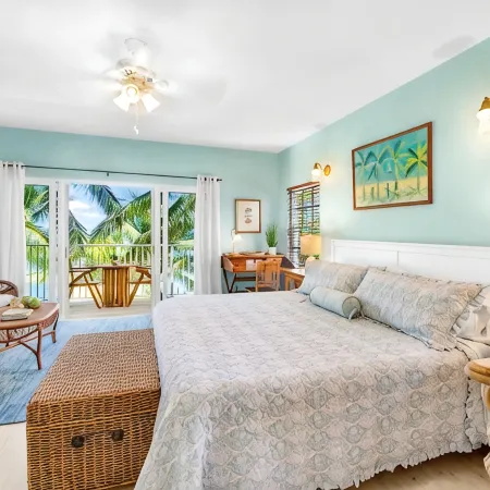 Azure Breeze #4, Beachfront, White Sand, Bikes, Kayak, Snorkel Gear, Rum Point!!