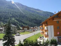 Typically Swiss Hotel Täscherhof Hotels in Tasch