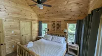 Cozy mountain retreat on Wears Valley, Modern Rustic Cabin! - ブティック
