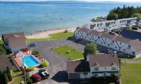 Bridge View Motel & Condo's