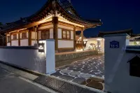 Gyeongju Madang Hanok Hotels in 