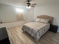 Peaceful Lakefront Cabin Hotels in Benton County