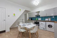 Townhouse Plus @ 40 West St