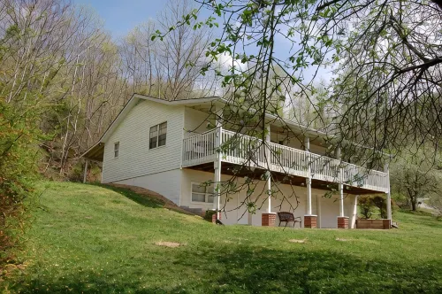 Back Your Boat Into Center Hill Lake From Our Home!  Swim, Fish, Hunt, Relax! - 4-Star