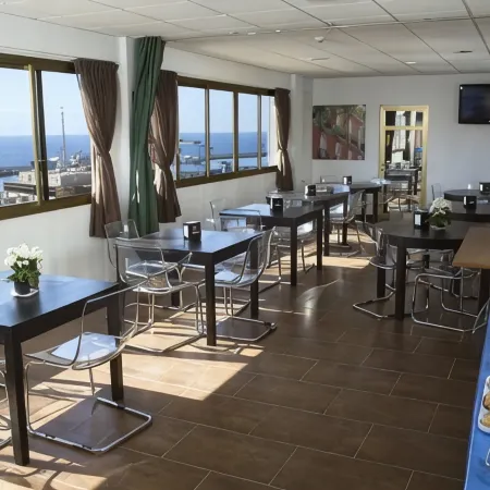 Hotel Adonis Capital