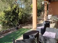 Lovely, quiet gîte in the hills of Provence Hotels in Beaucaire
