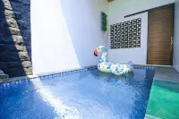 Villa Syariah Woody B13 with Private Pool and Karaoke - Villas