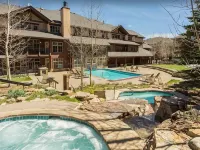 Grand Timber Lodge - Resorts