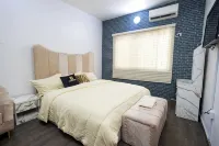 Quiet Suburb 15 mins to airport - บังกะโล
