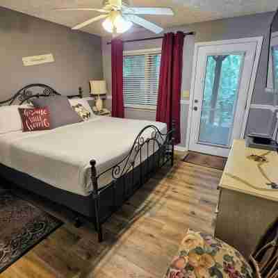 Golf Fans Welcome! Private Cabin Near Asheville's PGA Tour Event Rooms
