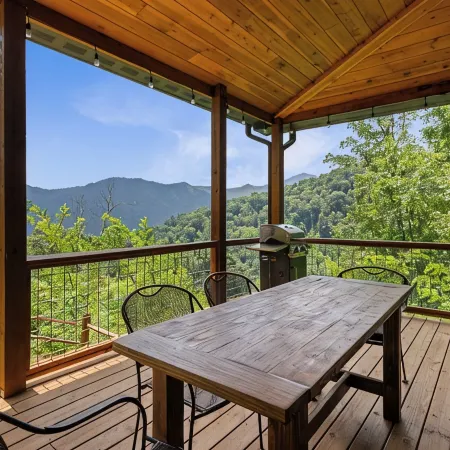 Long Views Retreat/3 Suites/Pet-Friendly - Sleeps 8