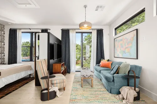 Stylish Bungalow Near Everything in East Austin! - Condos