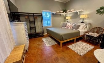 1-bedroom apartment in Mills River, NC-Close to hiking, breweries, dog friendly