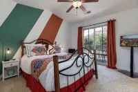 Desert Sun Retreat • Near Zion&Bryce•Red Rock Views•Dark Skies• Pool•Hot Tub• - Balcony