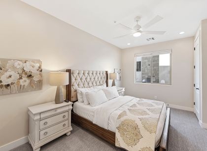 6BR/6.5BA, POOL, Hot Tub, Game Room, Golf--Sleeps 22!