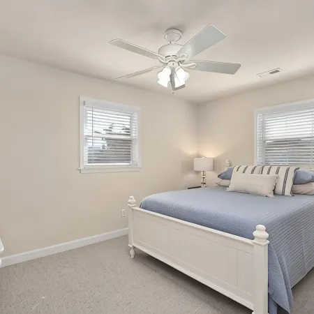 Charming 3-bedroom cottage in gorgeous Nags Head with WiFi, AC