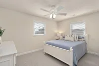 Charming 3-bedroom cottage in gorgeous Nags Head with WiFi, AC