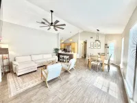 Charming 3-bedroom house in delightful Lewisville with AC, WiFi - Homestays
