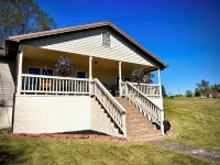 Lester Lodge minutes to New River Gorge.  Charming 5 bedroom house on 4.5 acres - 3성급