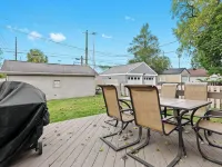 Gorgeous 2- Story home in heart of Broad Ripple Hotels near Glendale Shopping Mall