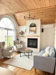 Waterfront Sunset Cove Cottage! - Hot Tub
