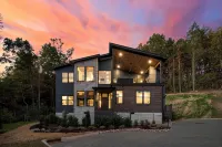 Luxe Lodge/Heated Pool/Hot Tub/Game Room/Sleeps 22/Rocky Top Sports Complex - 산장