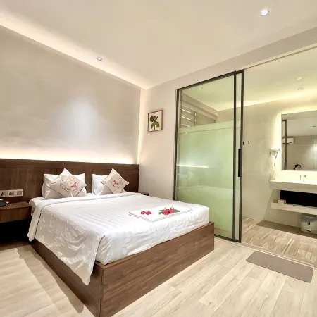 Khach San Lucien Hotel Quy Nhon Отели рядом с достопримечательностью «Мемориал Победы»