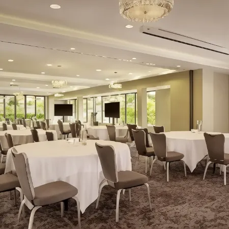 DoubleTree by Hilton Lincoln