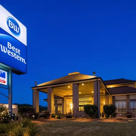 Best Western Ambassador Inn Suites