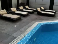 Adsuit Hotel Calabar - Pools
