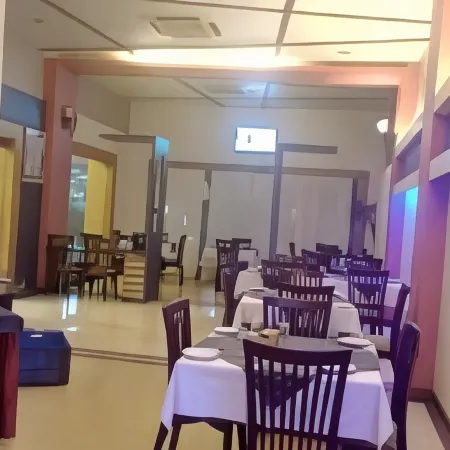 Hotel Kohinoor Square