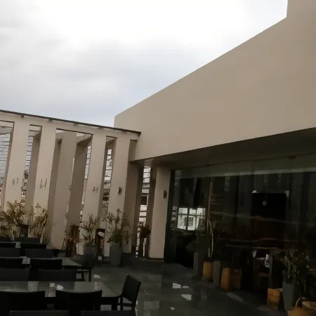 Hotel Poinisuk