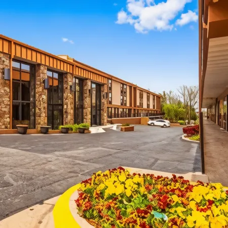 Best Western Center Pointe Inn