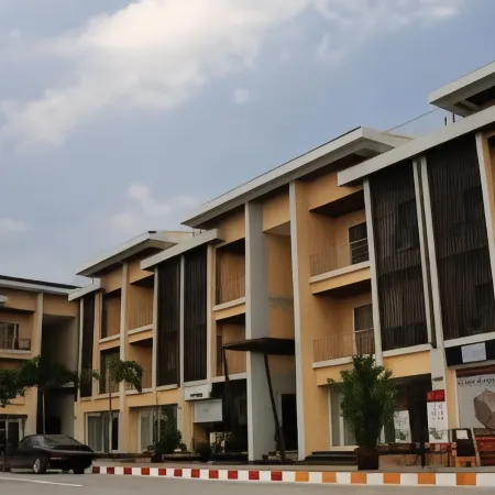 Boonjumnong Modern Apartment