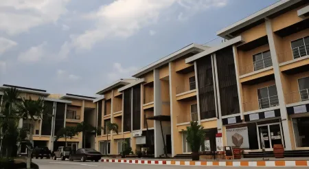 Boonjumnong Modern Apartment